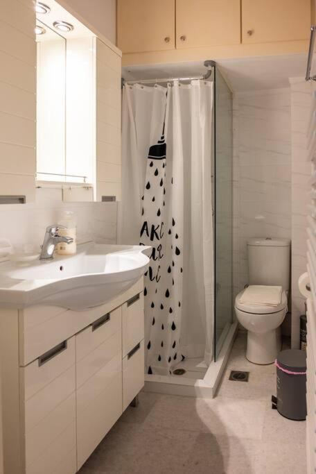 Athens Retreat 1-Bdr Apt Close To Metro Station Atenas Exterior foto